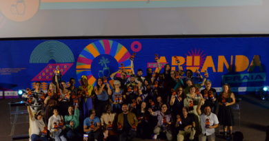 Curta paraibano rouba a festa na noite dos Troféus Aruanda, que destacou também “Cyclone”, “Honestino” e “Batguano” Curta paraibano rouba a festa na noite dos Troféus Aruanda, que destacou também “Cyclone”, “Honestino” e “Batguano”