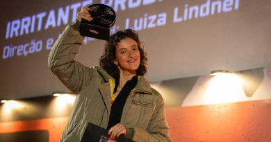 Mostra de Cinema de Ouro Preto premia “Irritante Prodígio” e promove cine-concerto com Titane e Túlio Mourão Mostra de Cinema de Ouro Preto premia “Irritante Prodígio” e promove cine-concerto com Titane e Túlio Mourão